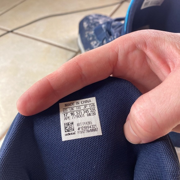 [FY4265] Adidas Mens Dame 7 - Vet Tix size 17 - Picture 6 of 8